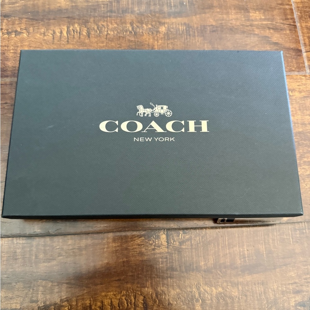 Coach Black Pebbled Glittery Leather Passport Book Cover & Luggage Tag Gold Logo - Picture 11 of 12